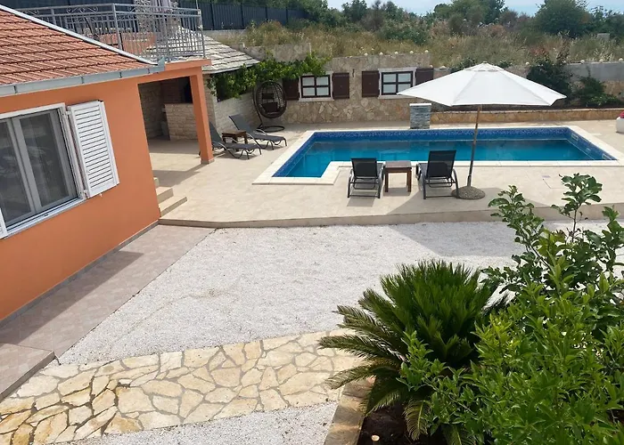 Holiday Home Cerim