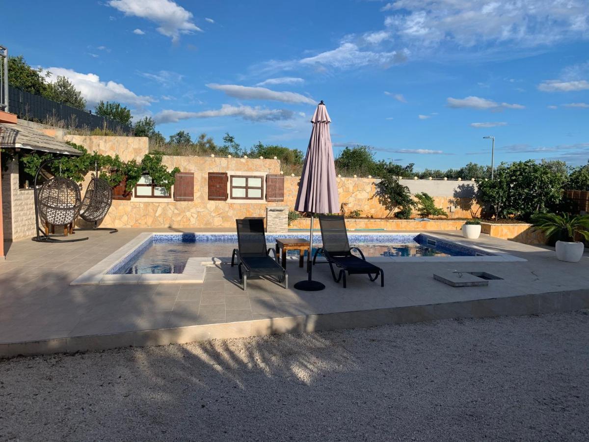 Holiday home Cerim