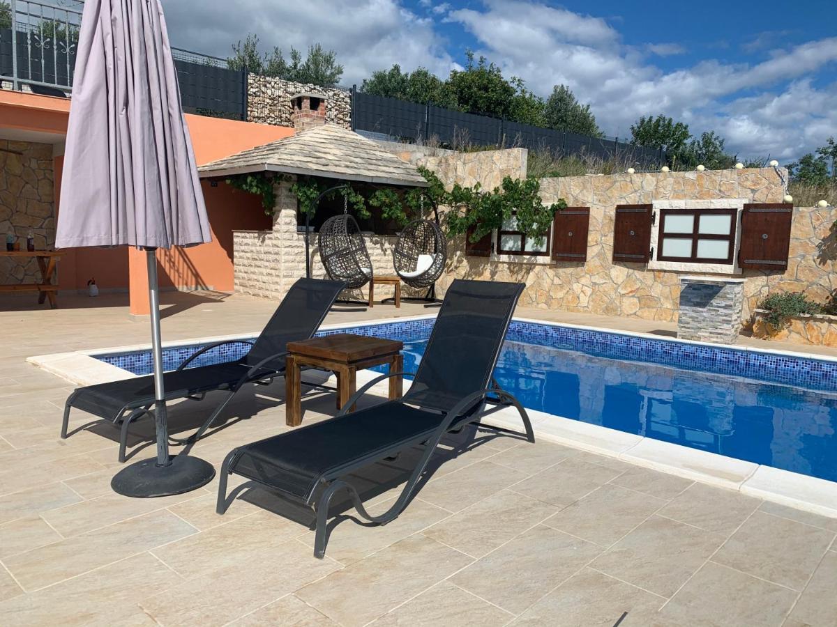 Cerim Holiday home *